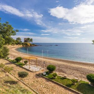 Spiaggia-Centrale_Torre-Saracena_Santa-Maria-Navarrese